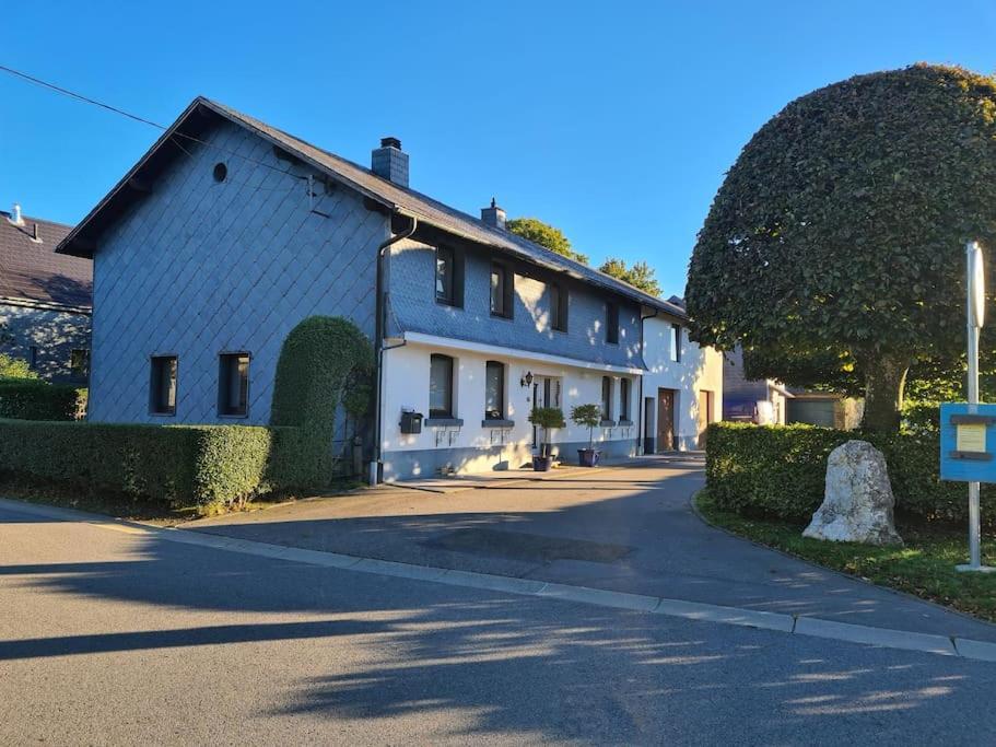 Haus Paesch Nahe See Mit Beheiztem Whirlpool/Sauna Bütgenbach Exterior foto